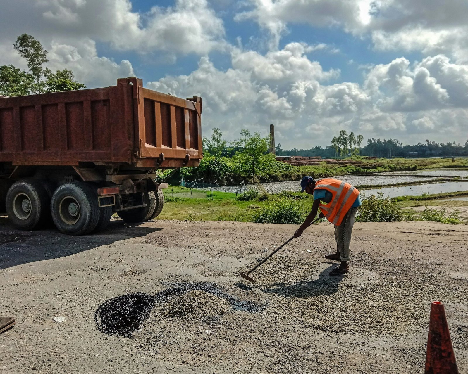 Warga Keluhkan Jalan Rusak yang Tak Kunjung Diperbaiki Selama Dua Tahun